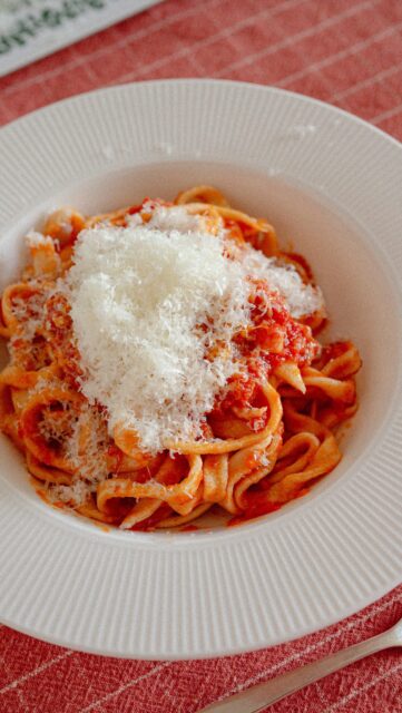 Home made #fettuccine in almost #amatriciana sauce.